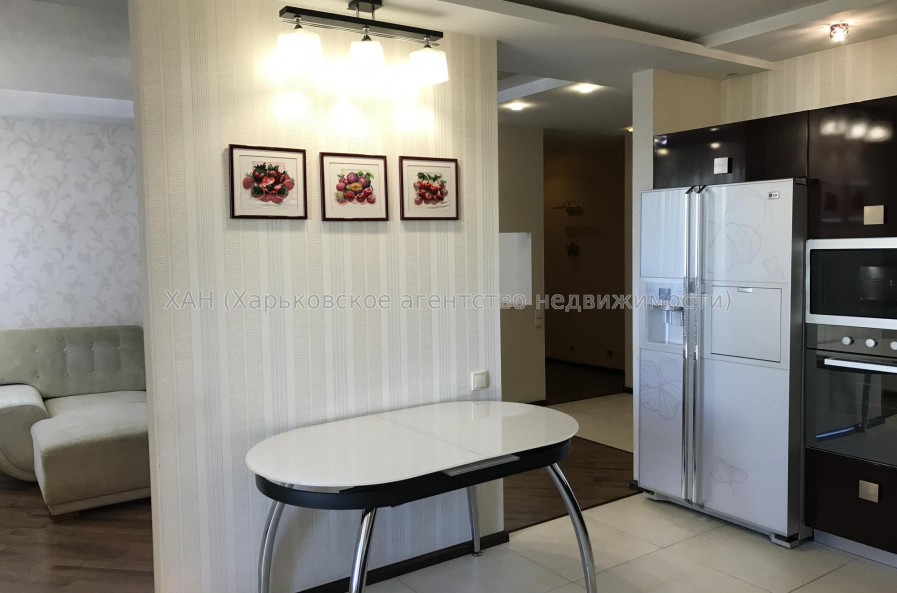 Продам квартиру, Академика Павлова ул. , 160Д , 3 кім., 121 м², евроремонт 