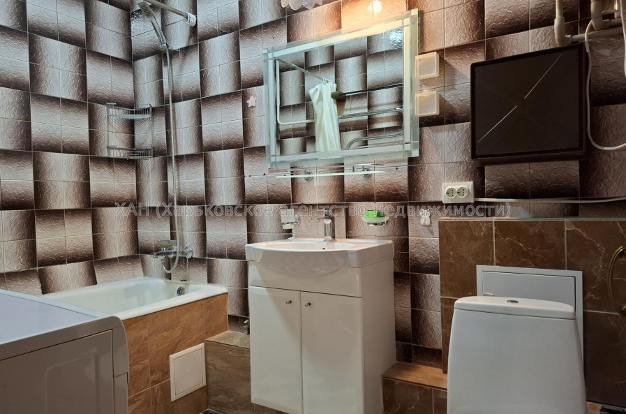 Здам квартиру, Науки просп. , 31В , 2 кім., 65 м², капитальный ремонт 