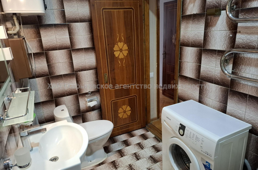 Здам квартиру, Науки просп. , 31В , 2 кім., 65 м², капитальный ремонт 