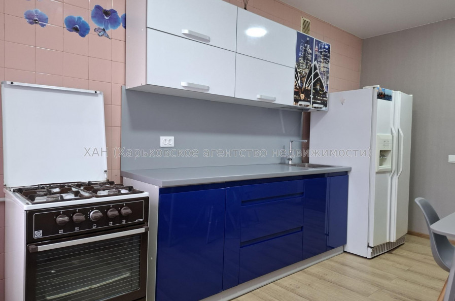 Здам квартиру, Науки просп. , 31В , 2 кім., 65 м², капитальный ремонт 