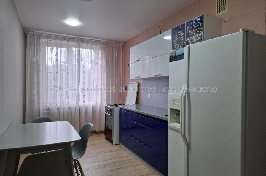 Здам квартиру, Науки просп. , 31В , 2 кім., 65 м², капитальный ремонт 