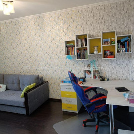 Продам квартиру, Жуковского просп. , 3  ком., 69.80 м², капитальный ремонт