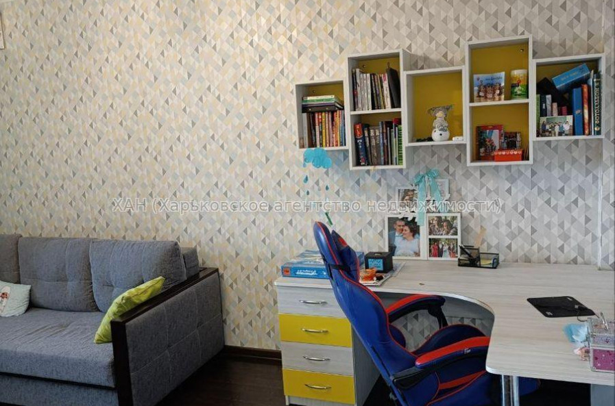 Продам квартиру, Жуковского просп. , 3 кім., 69.80 м², капитальный ремонт 