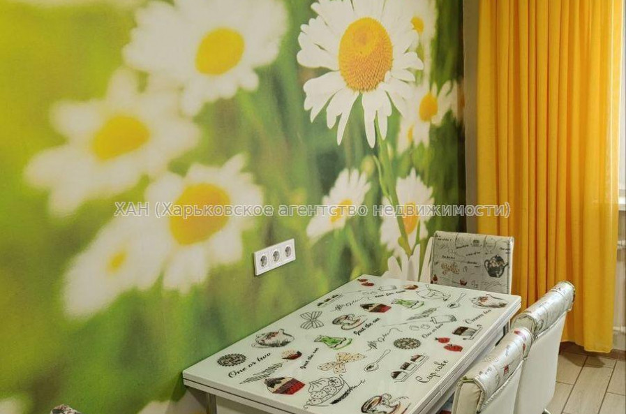 Продам квартиру, Жуковского просп. , 3 кім., 69.80 м², капитальный ремонт 