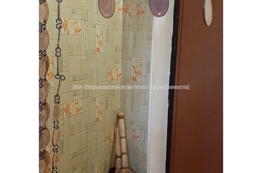 Продам квартиру, Александровский просп. , 1  ком., 27.90 м², советский ремонт 