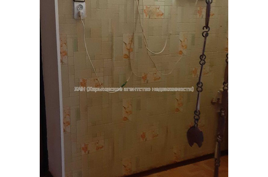 Продам квартиру, Александровский просп. , 1  ком., 27.90 м², советский ремонт 