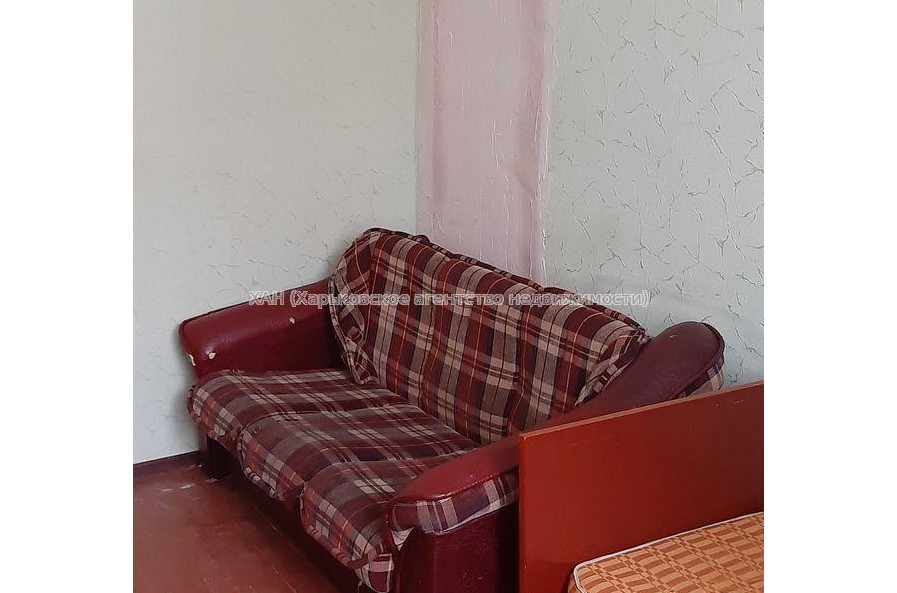 Продам квартиру, Александровский просп. , 1  ком., 27.90 м², советский ремонт 