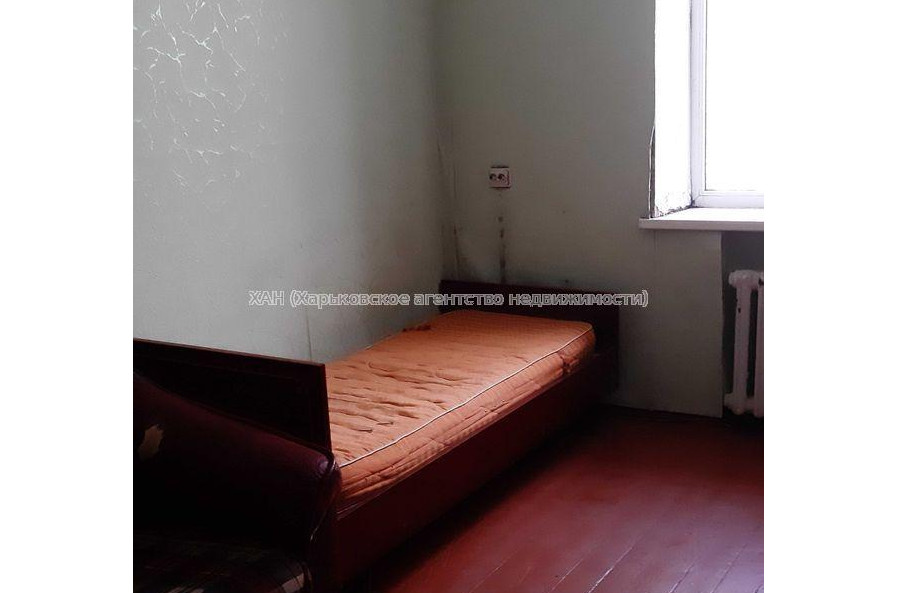 Продам квартиру, Александровский просп. , 1  ком., 27.90 м², советский ремонт 