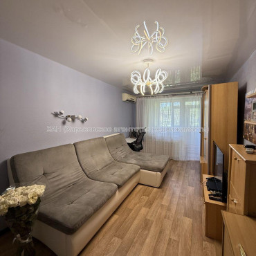 Продам квартиру, Харьковских Дивизий ул. , 3 кім., 57 м², евроремонт 