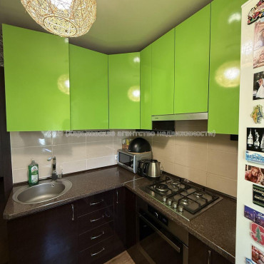 Продам квартиру, Харьковских Дивизий ул. , 3 кім., 57 м², евроремонт 