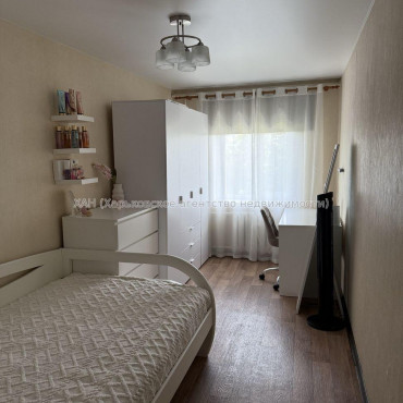 Продам квартиру, Харьковских Дивизий ул. , 3 кім., 57 м², евроремонт 