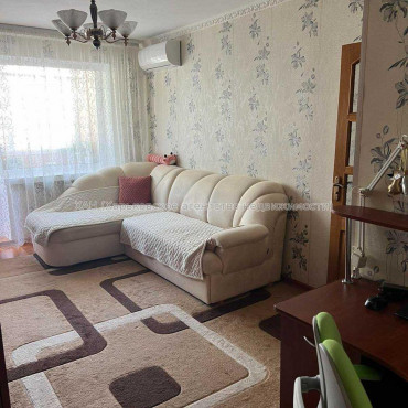 Продам квартиру, Тракторостроителей просп. , 2 кім., 47 м², капитальный ремонт 