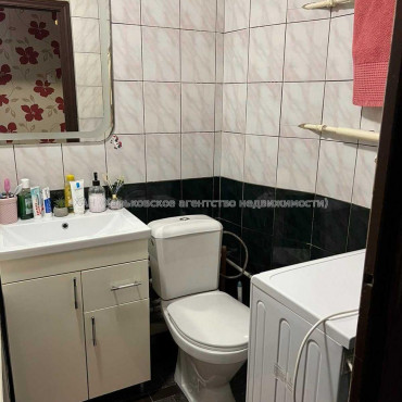 Продам квартиру, Тракторостроителей просп. , 2 кім., 47 м², капитальный ремонт 