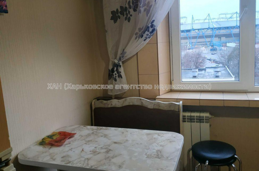 Продам квартиру, Молочная ул. , 1 кім., 27 м², советский ремонт 