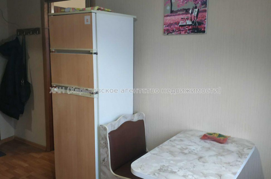 Продам квартиру, Молочная ул. , 1 кім., 27 м², советский ремонт 