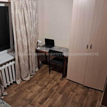 Продам квартиру, Харьковских Дивизий ул. , 1  ком., 14.50 м², капитальный ремонт 