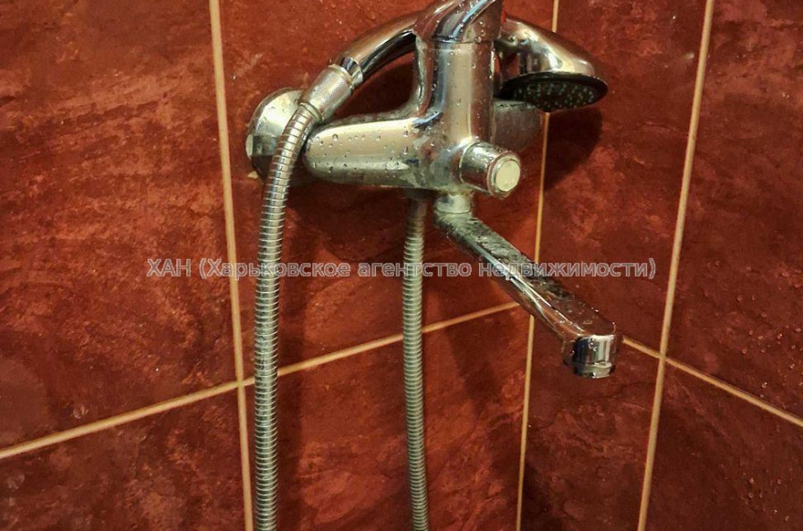 Продам квартиру, Харьковских Дивизий ул. , 1  ком., 14.50 м², капитальный ремонт 