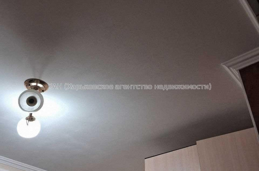 Продам квартиру, Харьковских Дивизий ул. , 1  ком., 14.50 м², капитальный ремонт 