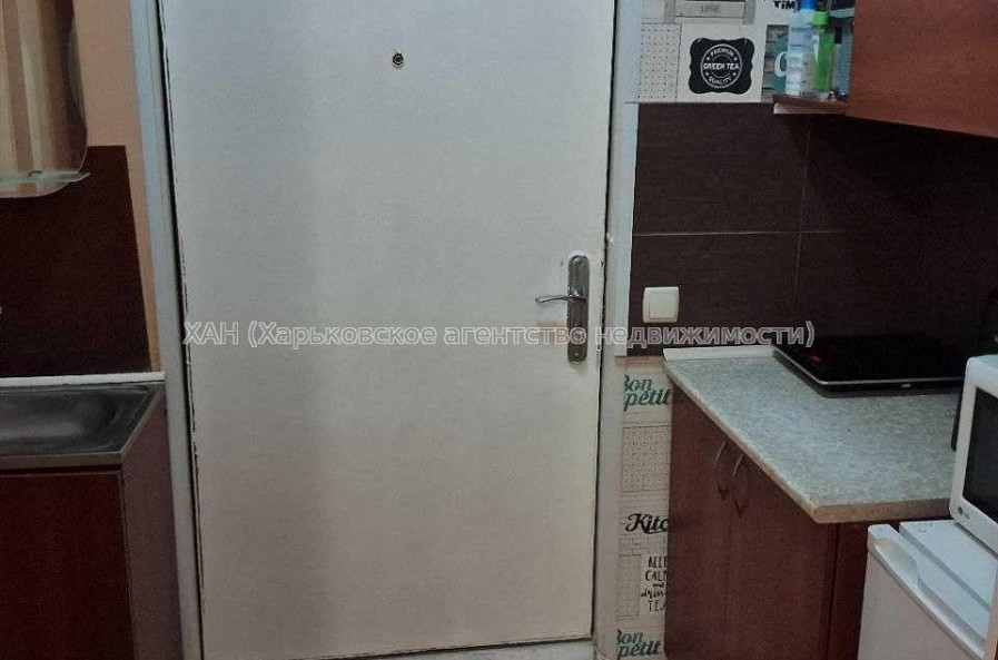 Продам квартиру, Харьковских Дивизий ул. , 1  ком., 14.50 м², капитальный ремонт 