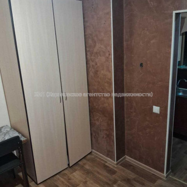 Продам квартиру, Харьковских Дивизий ул. , 1  ком., 14.50 м², капитальный ремонт 