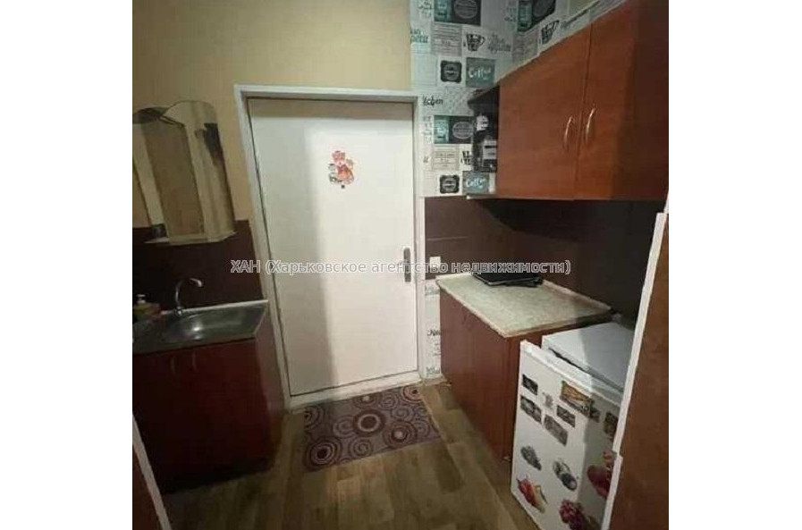 Продам квартиру, Харьковских Дивизий ул. , 1  ком., 14.50 м², капитальный ремонт 