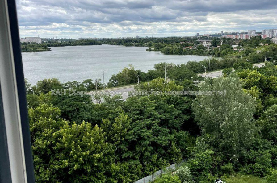 Продам квартиру, 1  ком., 45.70 м², без внутренних работ 