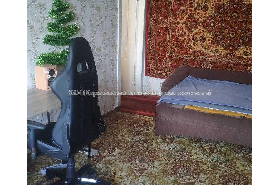 Продам квартиру, Каденюка ул. , 2  ком., 42 м², косметический ремонт 