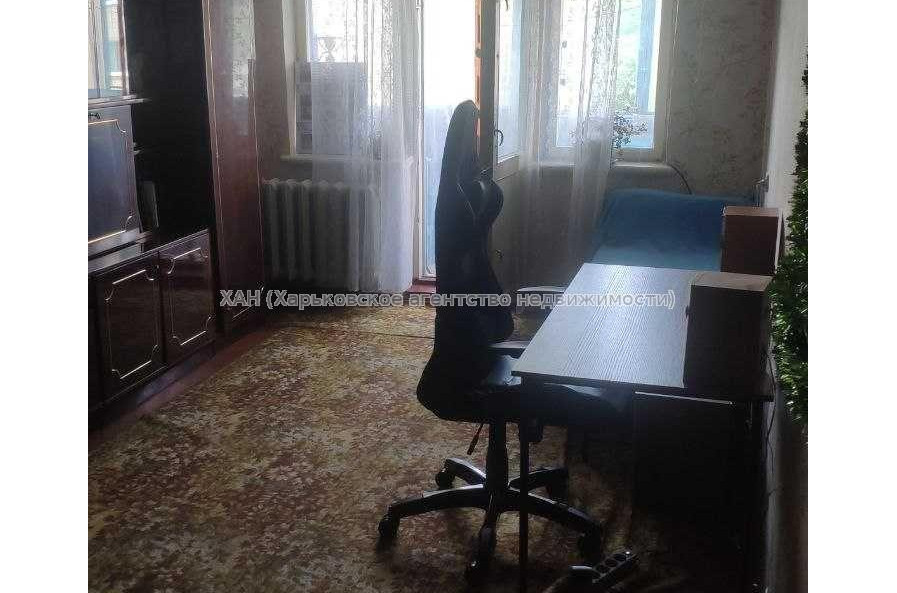 Продам квартиру, Каденюка ул. , 2  ком., 42 м², косметический ремонт 