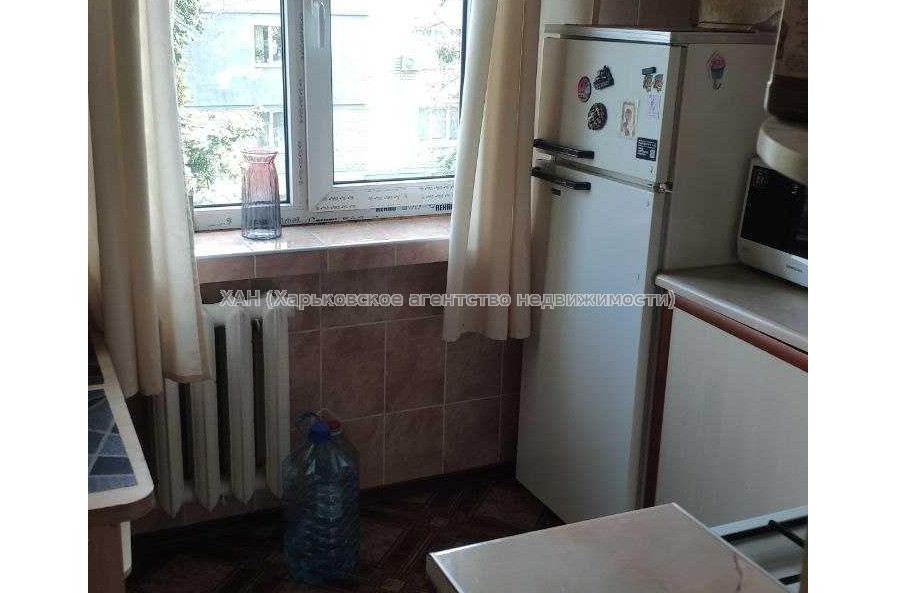 Продам квартиру, Каденюка ул. , 2  ком., 42 м², косметический ремонт 