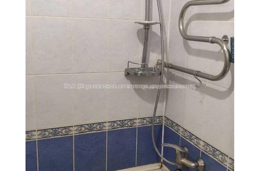 Продам квартиру, Каденюка ул. , 2  ком., 42 м², косметический ремонт 