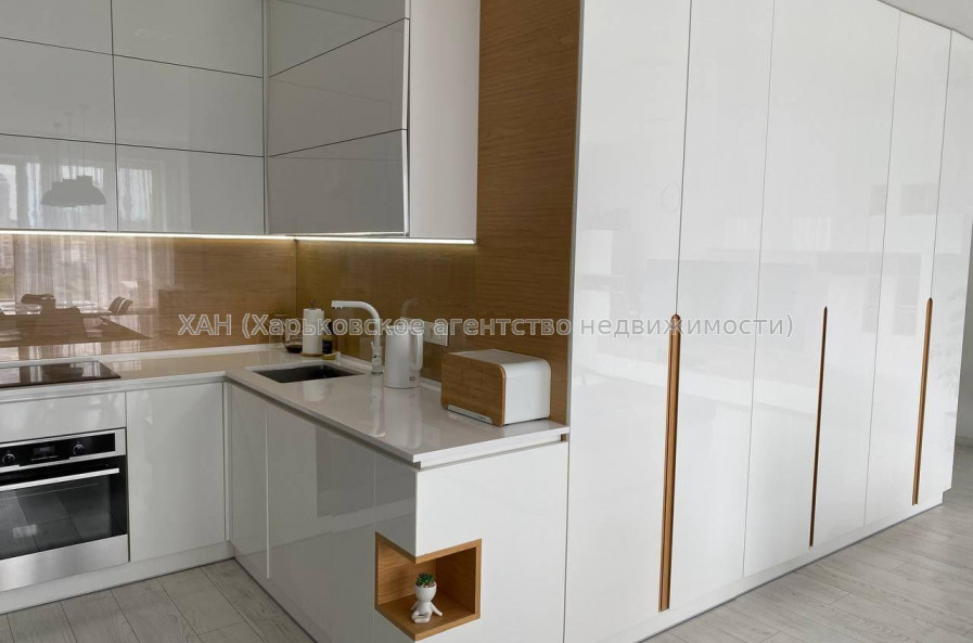 Продам квартиру, Клочковская ул. , 3 кім., 88 м², авторский дизайн 