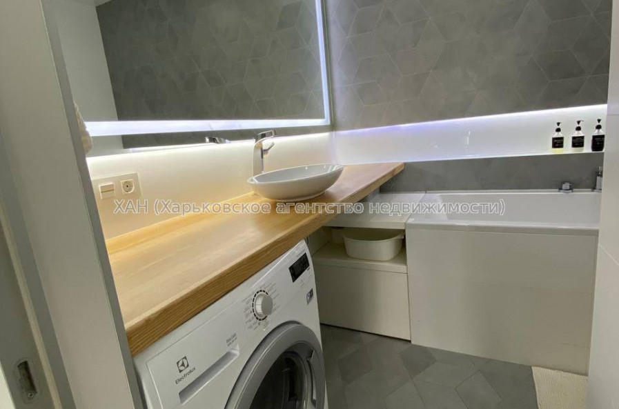 Продам квартиру, Клочковская ул. , 3 кім., 88 м², авторский дизайн 