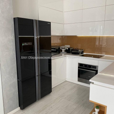 Продам квартиру, Клочковская ул. , 3 кім., 88 м², авторский дизайн 