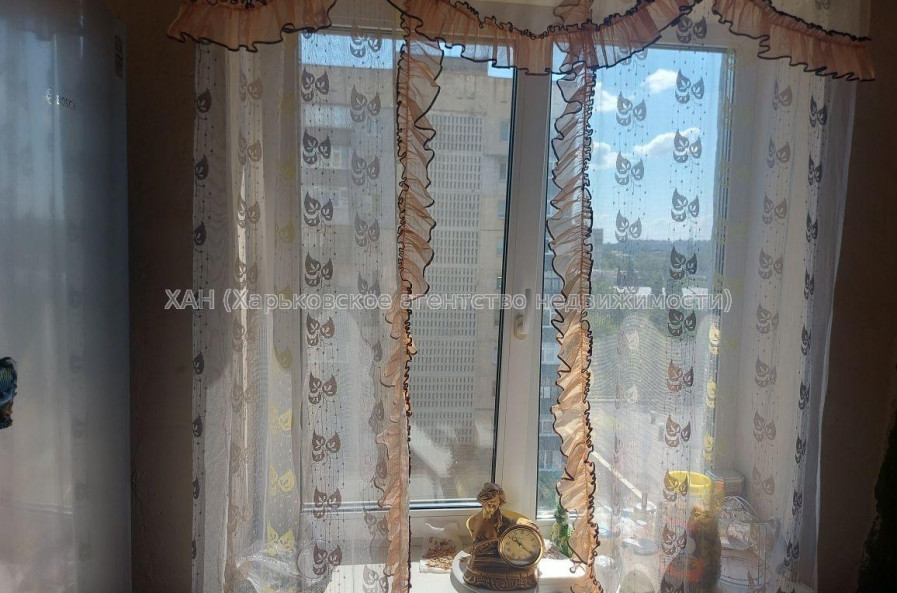 Продам квартиру, Ковтуна ул. , 1 кім., 40 м², советский ремонт 