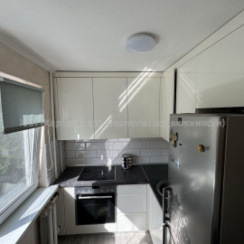 Продам квартиру, 23 Августа ул. , 2  ком., 45 м², капитальный ремонт