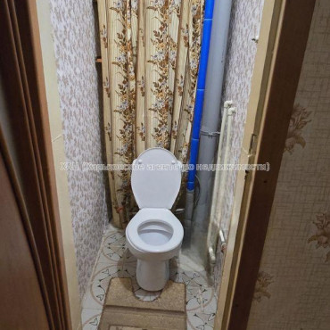 Продам квартиру, Олега Адамовского ул. , 3  ком., 68 м², советский ремонт 