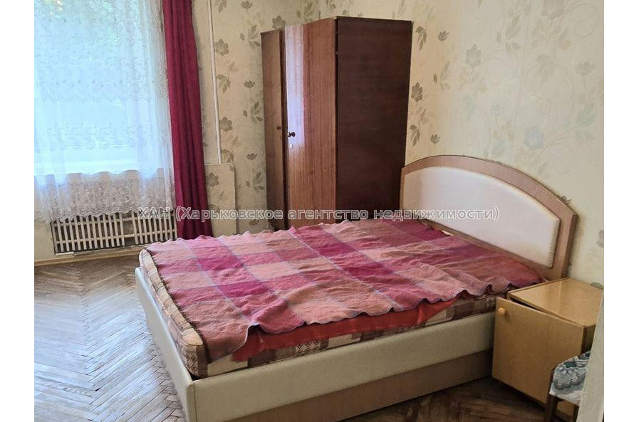 Продам квартиру, Камская ул. , 3  ком., 68 м², советский ремонт 