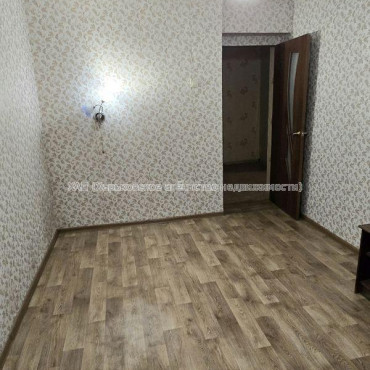 Продам квартиру, Олега Адамовского ул. , 3  ком., 68 м², советский ремонт 