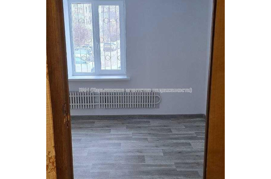 Продам квартиру, Олега Адамовского ул. , 3 кім., 68 м², советский ремонт 