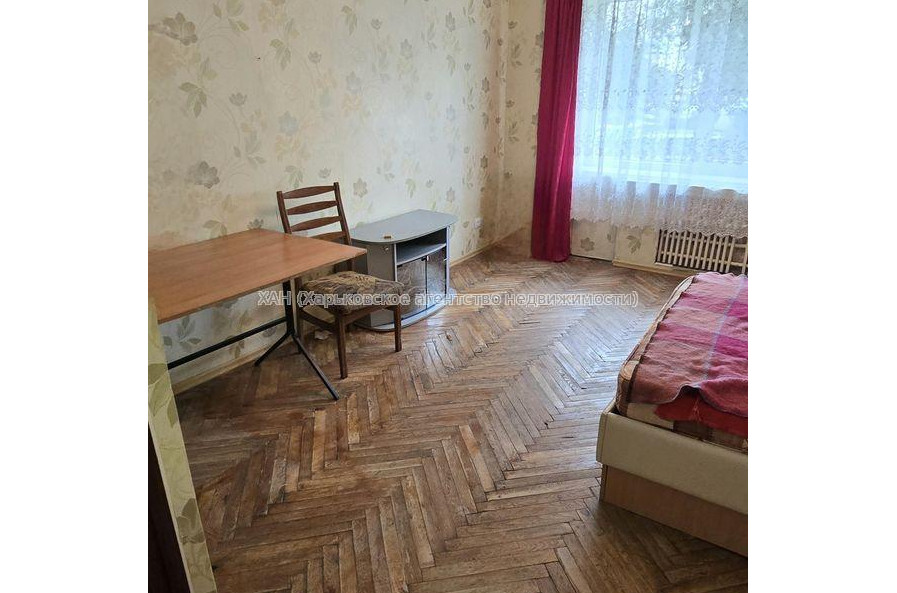 Продам квартиру, Камская ул. , 3  ком., 68 м², советский ремонт 