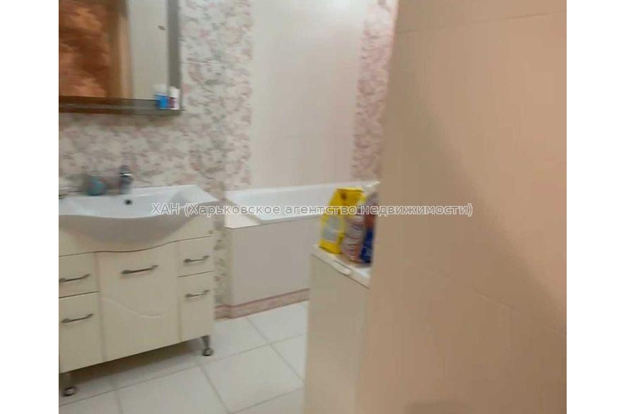 Продам квартиру, Тракторостроителей просп. , 103Г , 2 кім., 65 м², евроремонт 