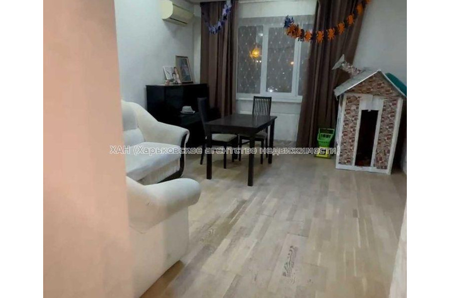 Продам квартиру, Тракторостроителей просп. , 103Г , 2 кім., 65 м², евроремонт 