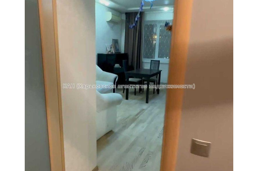 Продам квартиру, Тракторостроителей просп. , 103Г , 2 кім., 65 м², евроремонт 
