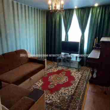 Продам квартиру, 3  ком., 65 м², косметический ремонт 