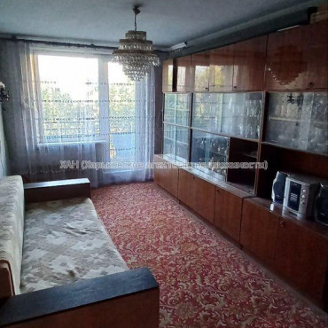 Продам квартиру, 3 кім., 65 м², косметический ремонт 