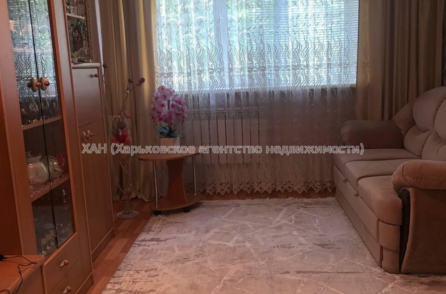 Продам квартиру, Матросова Александра ул. , 3  ком., 57 м², капитальный ремонт 