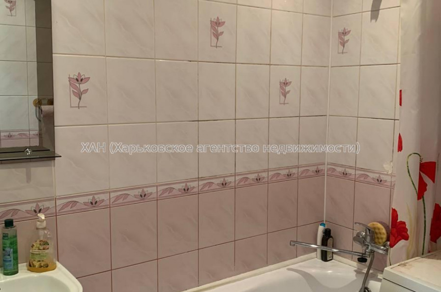 Продам квартиру, Матросова Александра ул. , 3  ком., 57 м², капитальный ремонт 