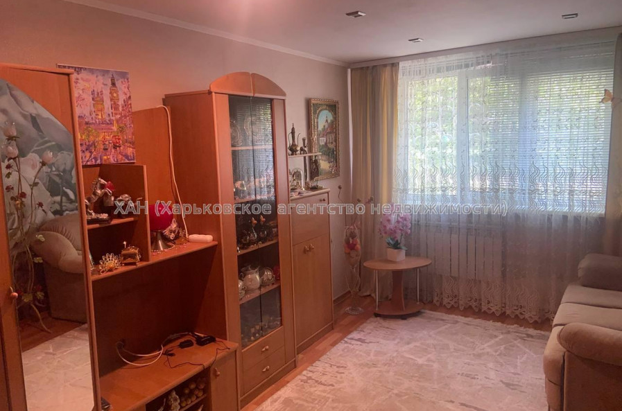 Продам квартиру, Матросова Александра ул. , 3  ком., 57 м², капитальный ремонт 