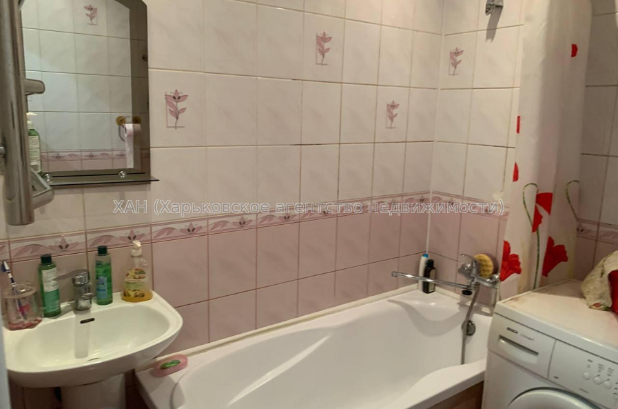 Продам квартиру, Матросова Александра ул. , 3  ком., 57 м², капитальный ремонт 