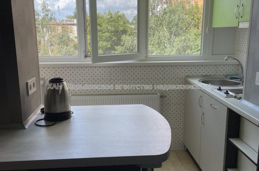 Продам квартиру, Мирослава Мисли ул. , 2  ком., 38 м², капитальный ремонт 